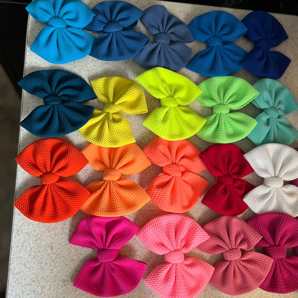 Fabric bows for girls